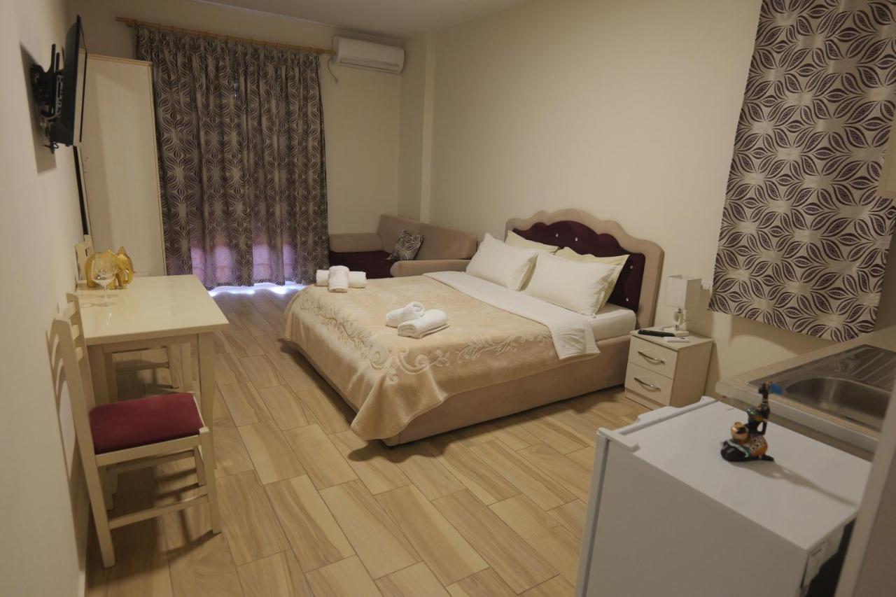 Hotel Vila Dedej Durres Exterior photo