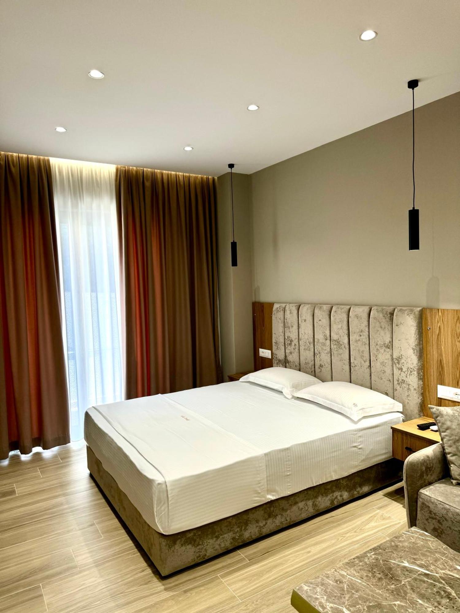 Hotel Vila Dedej Durres Exterior photo