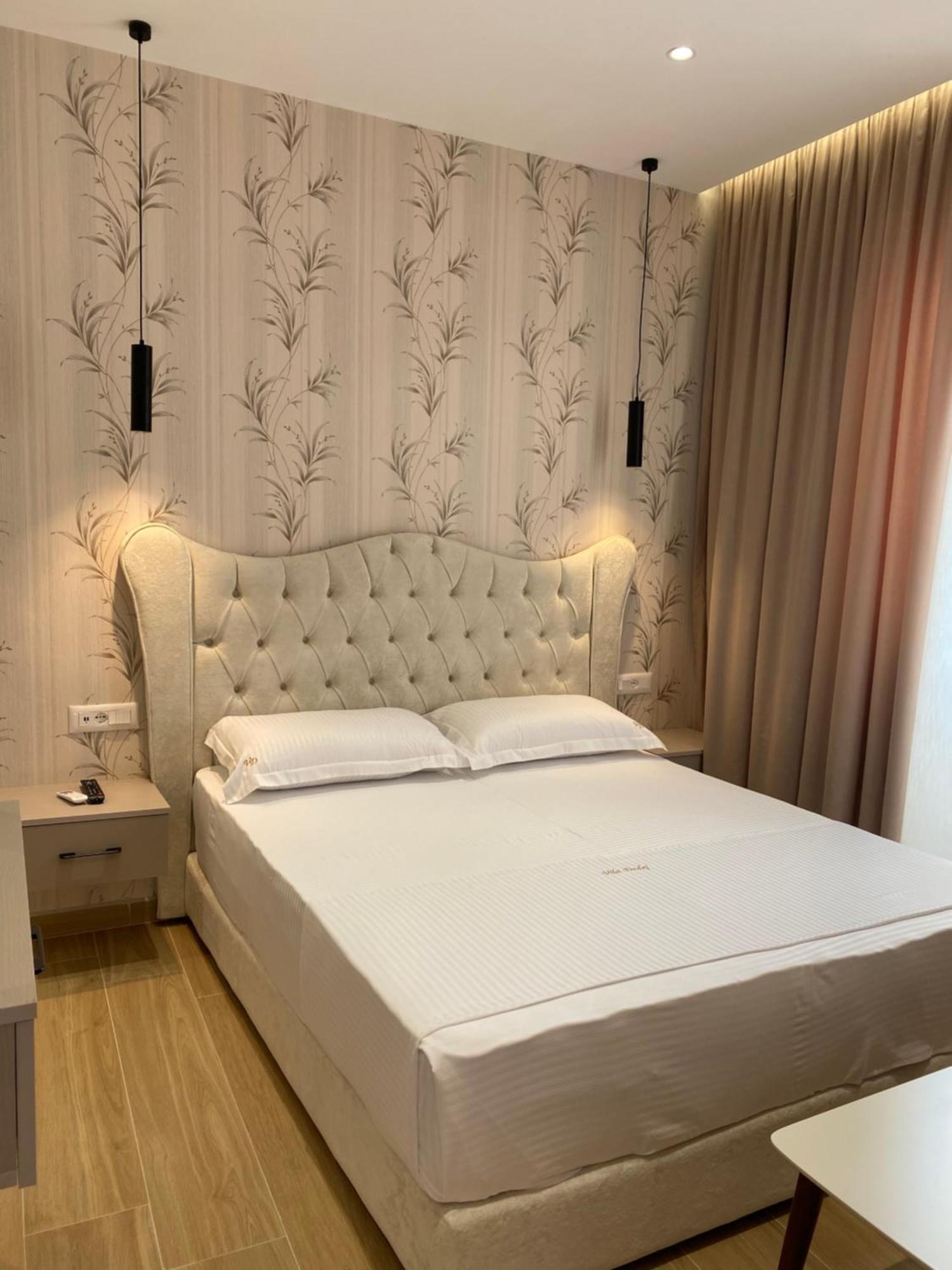 Hotel Vila Dedej Durres Exterior photo