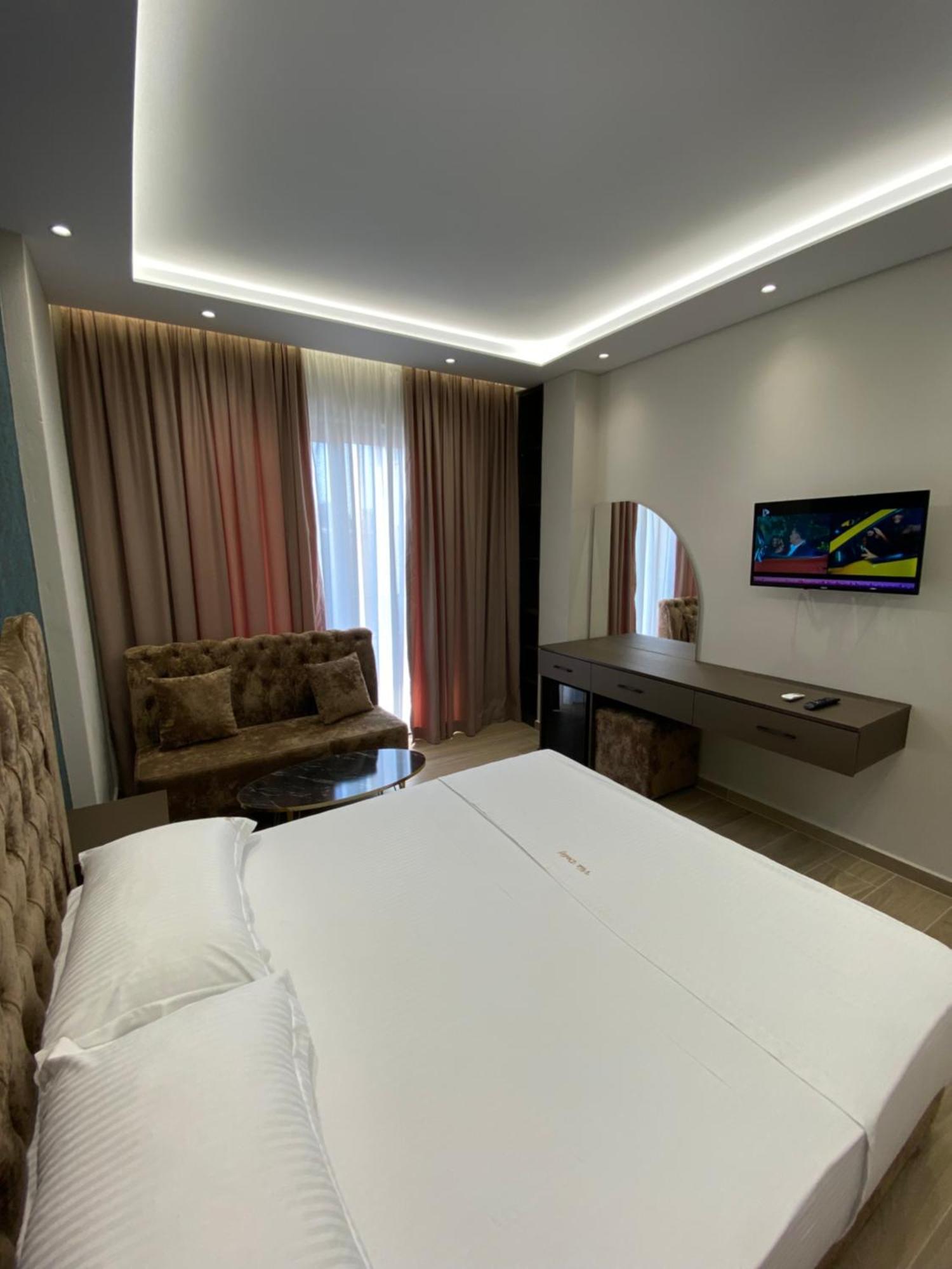 Hotel Vila Dedej Durres Exterior photo