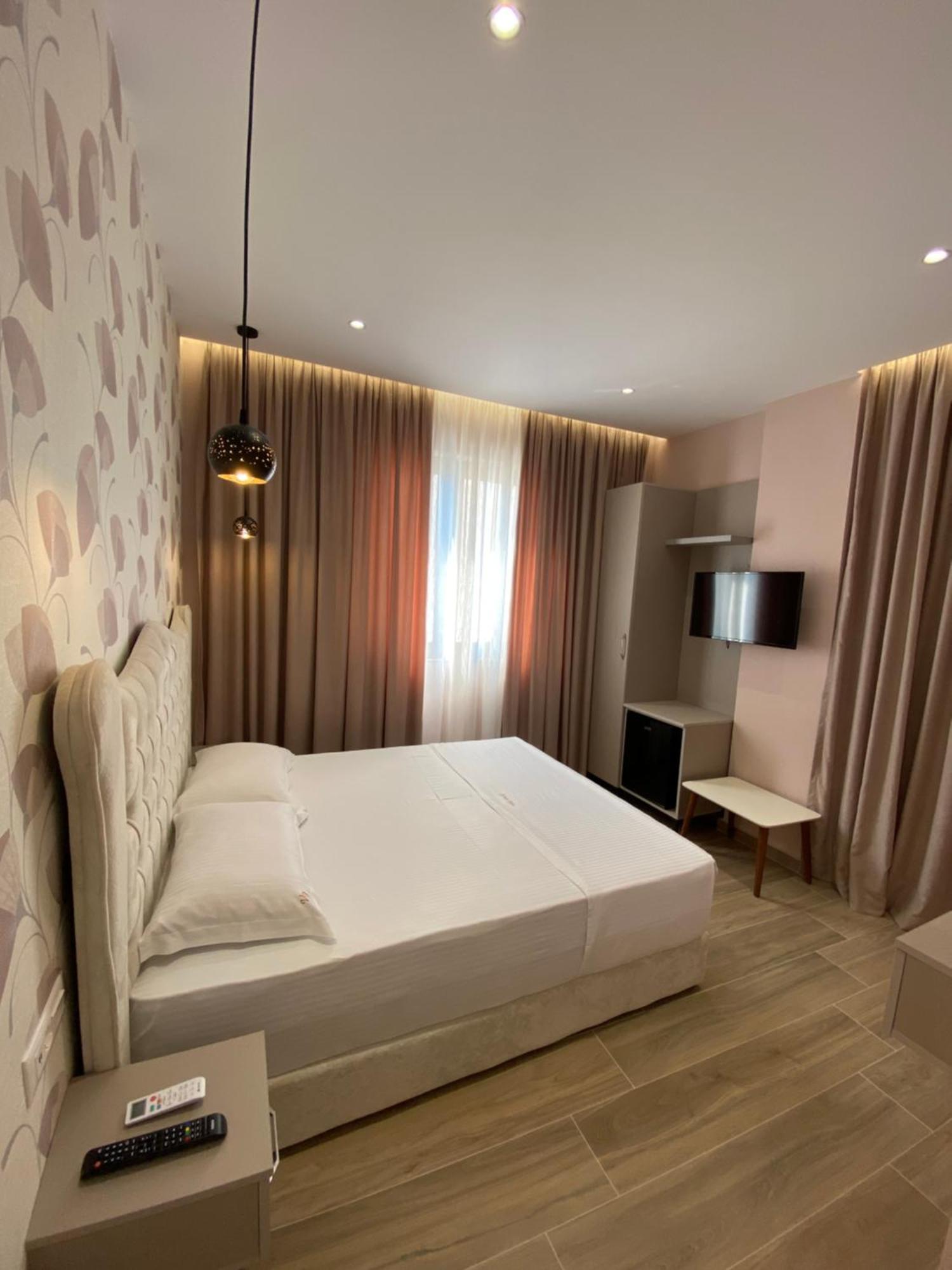 Hotel Vila Dedej Durres Exterior photo